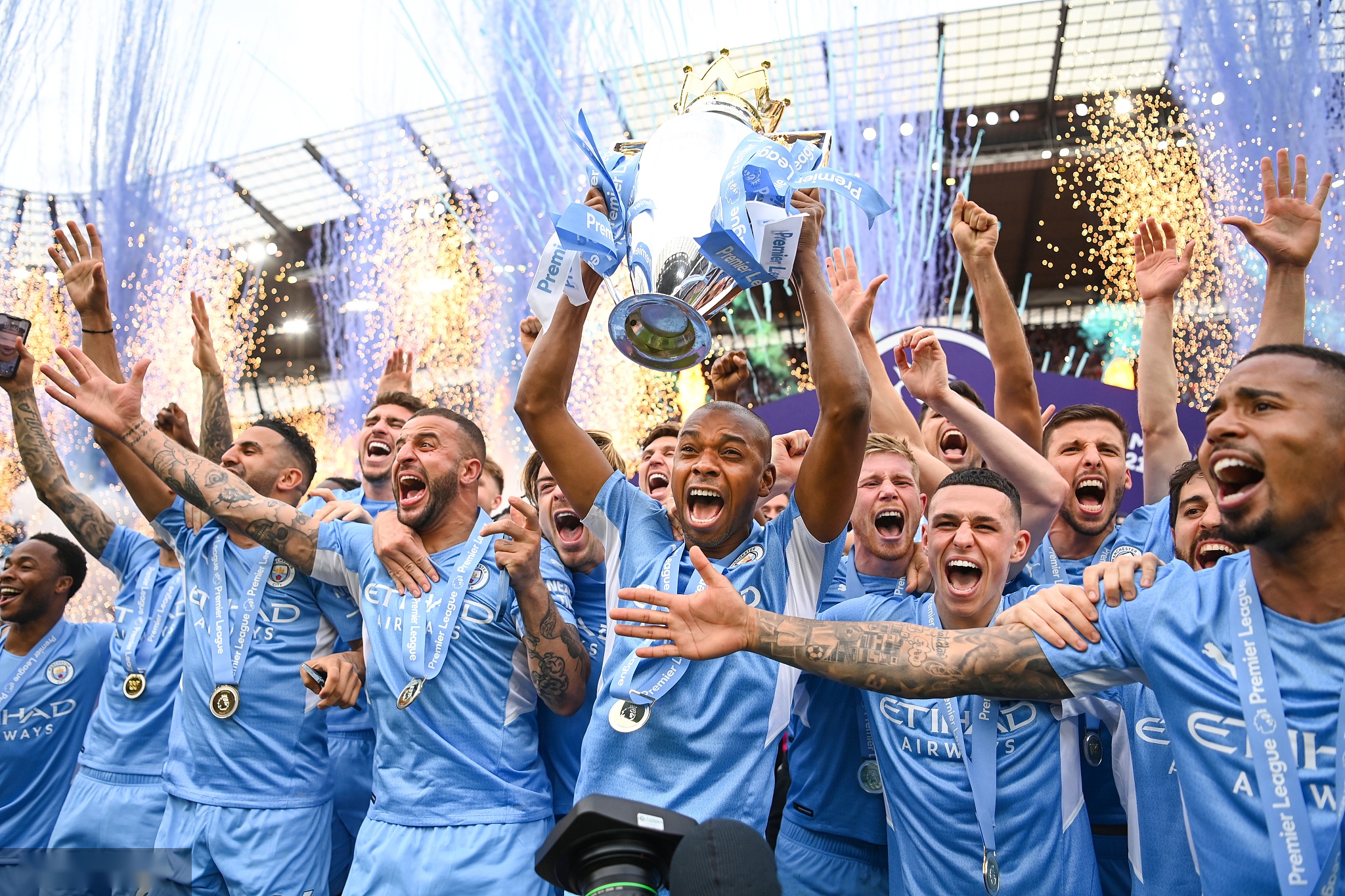 一位參與拉 一位參與拉