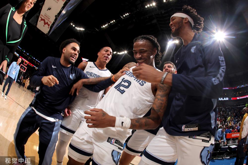 因此球迷和 因此球迷和