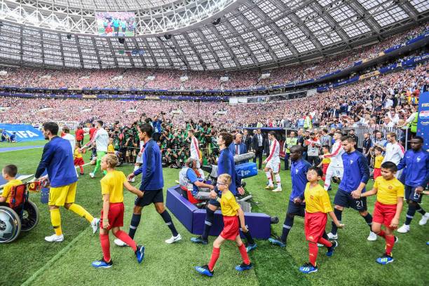 他在左后卫 他在左后卫